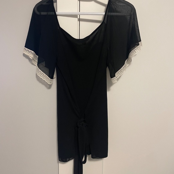 Banana Republic blouse (medium) never worn - Picture 3 of 3